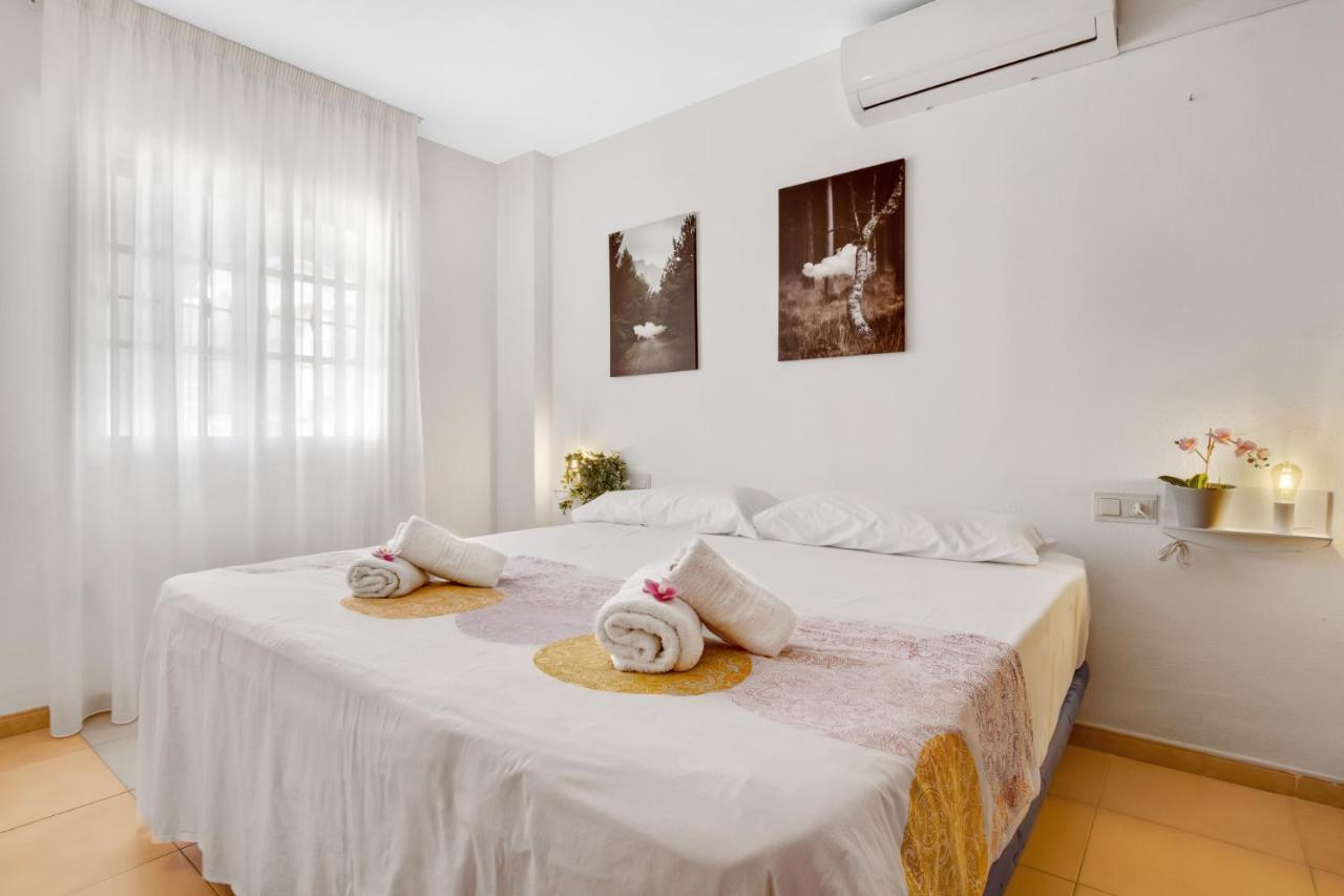 Imperial Puerto 2 3F By Ivi Real Estate Apartment ตอร์เรโมลิโนส ภายนอก รูปภาพ